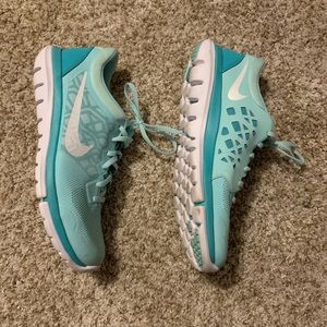 Women’s Nike Sneakers Size 10